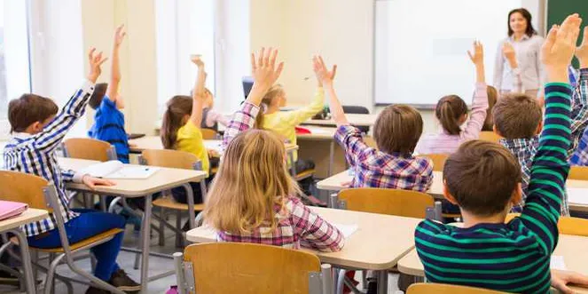Image for Verizon draws backlash from teachers, parents for fee on Remind app [telecom] 