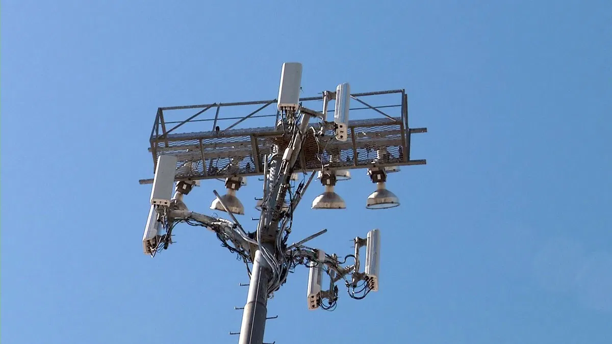 Image for Cell Phone Towers Losing Capabilities After Isaias: Governor  [telecom] 