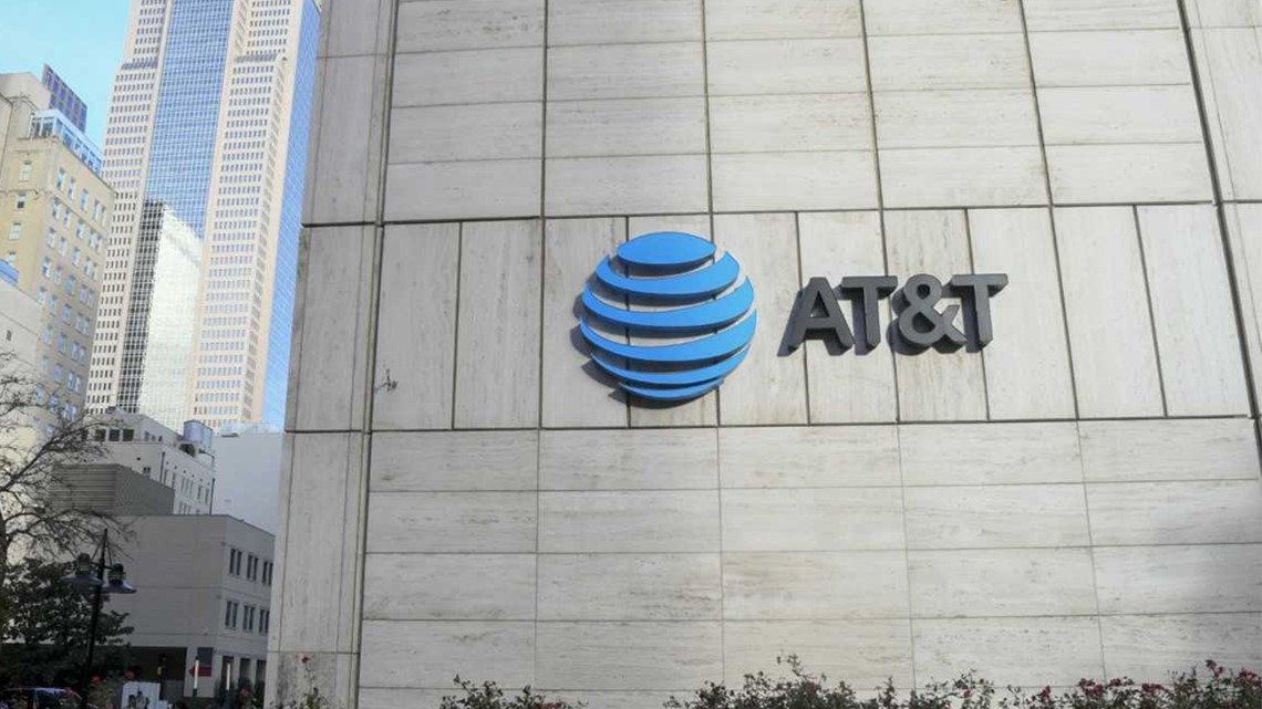 Image for Dallas-based AT&T plans to lay off hundreds of workers [telecom] 