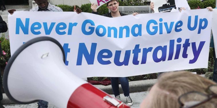 Image for FCC votes to kill Title II net neutrality rules [telecom] 