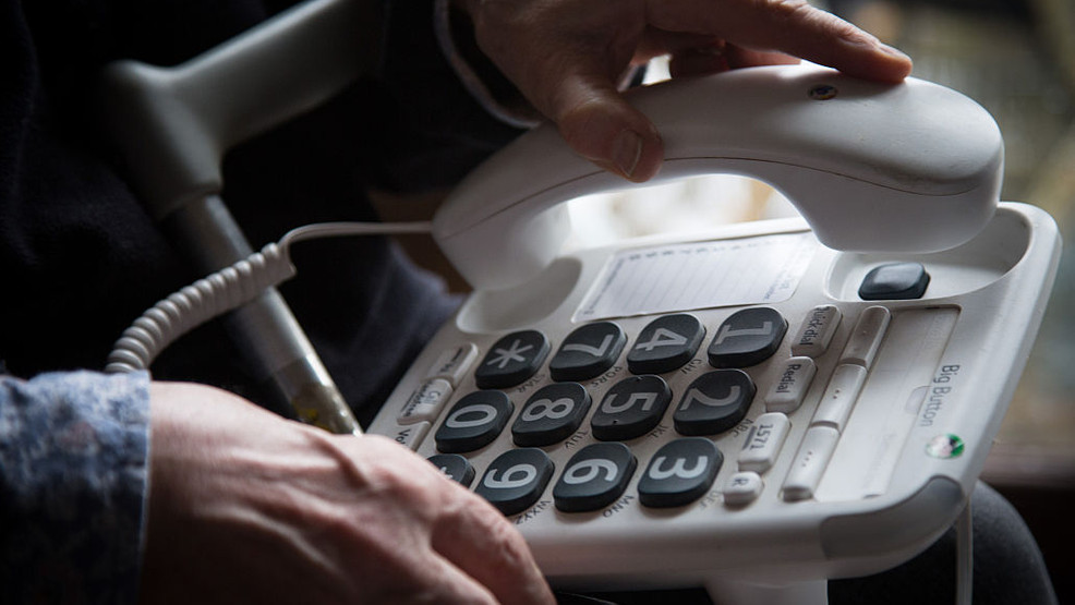 Image for Floridians continue pulling plug on traditional phones [telecom] 