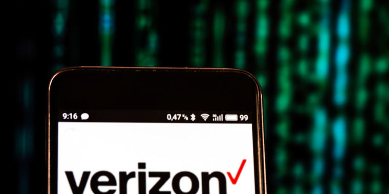 Image for Verizon charges new "spam" fee for texts sent from teachers to students [telecom] 