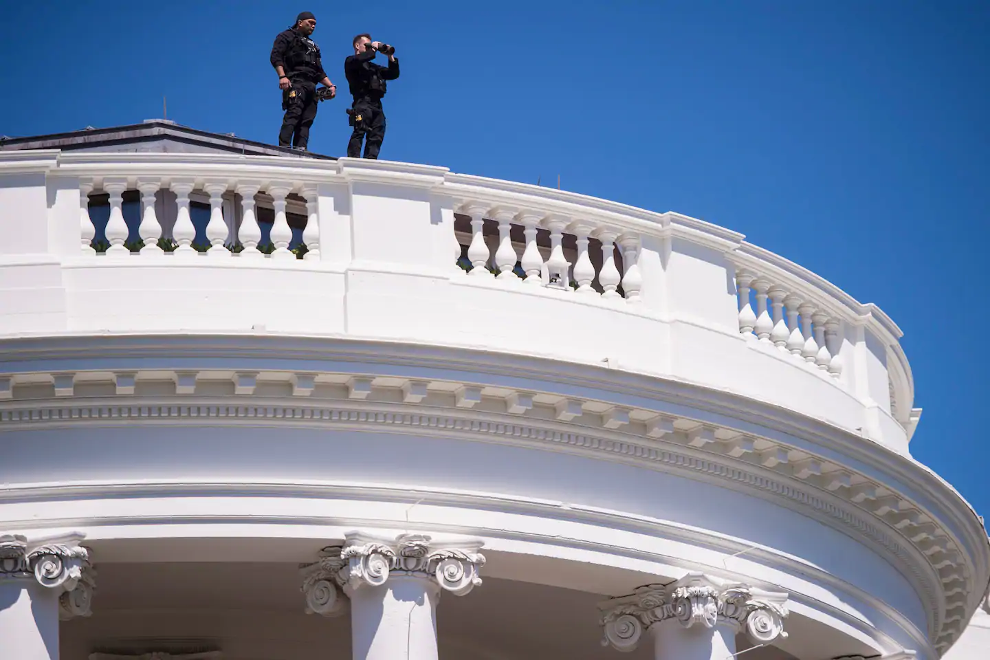 Image for Signs of sophisticated cellphone spying found near White House, U.S. officials say [telecom] 