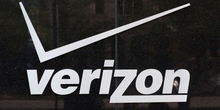 Image for Verizon agrees to fix failing broadband networks to settle investigation [telecom] 
