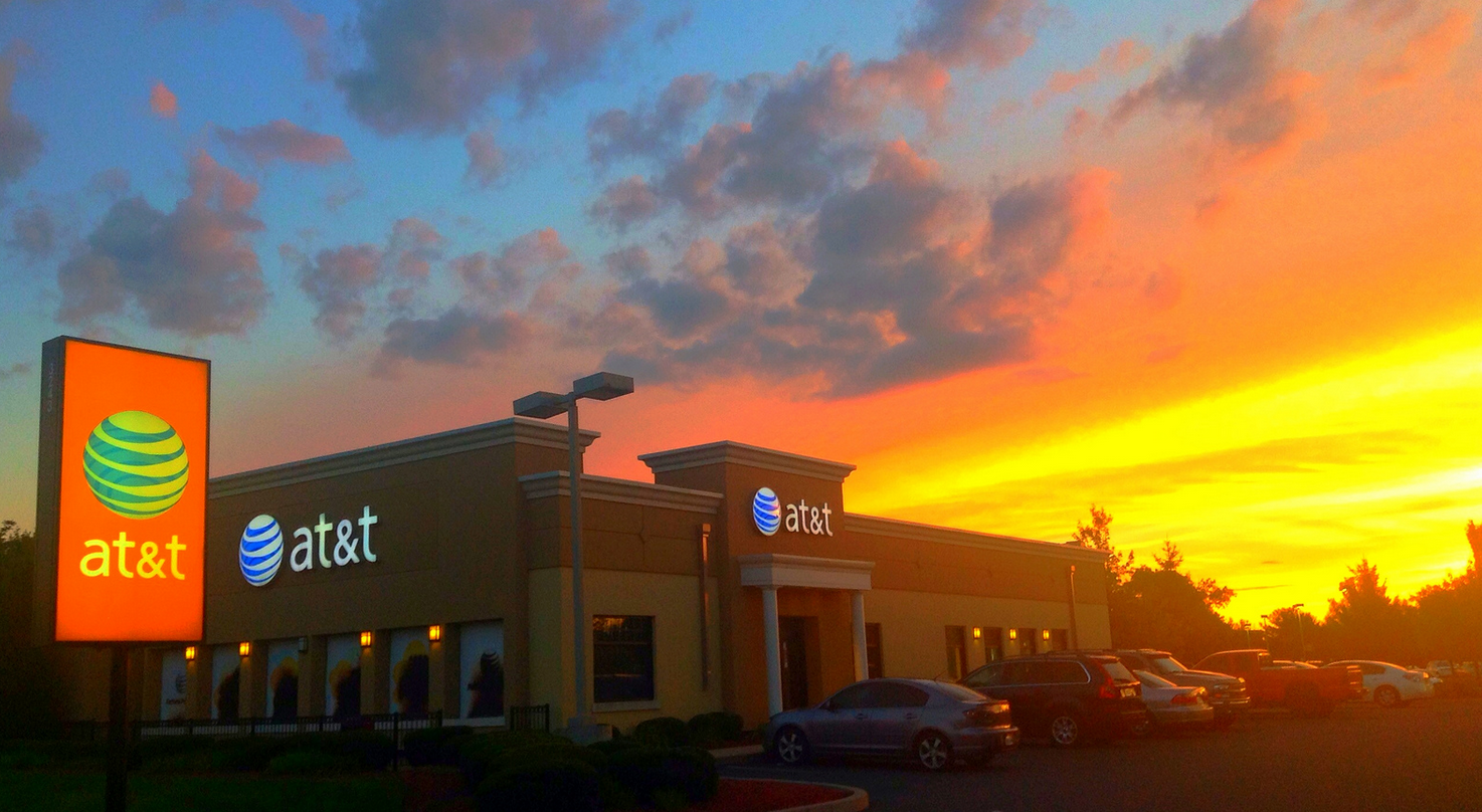 Image for AT&T Tells Unlimited Data Customer To Stop Tethering, But ... [telecom] 