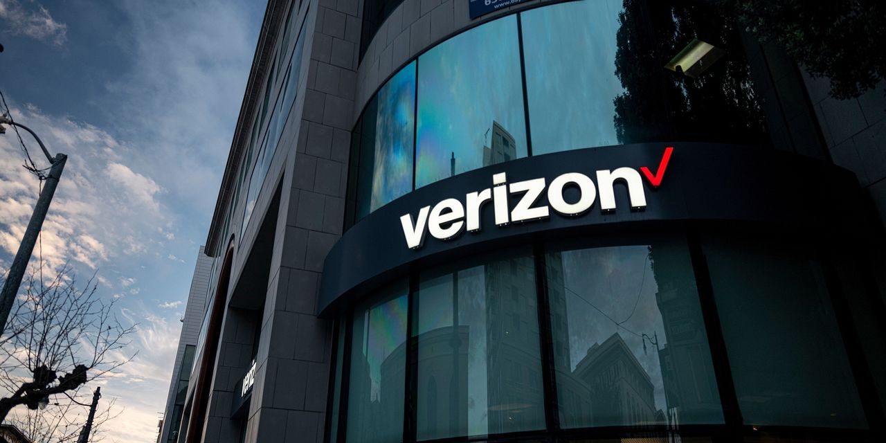 Image for Verizon Explores Sale of Media Assets, Including Parts of Yahoo and AOL [telecom] 