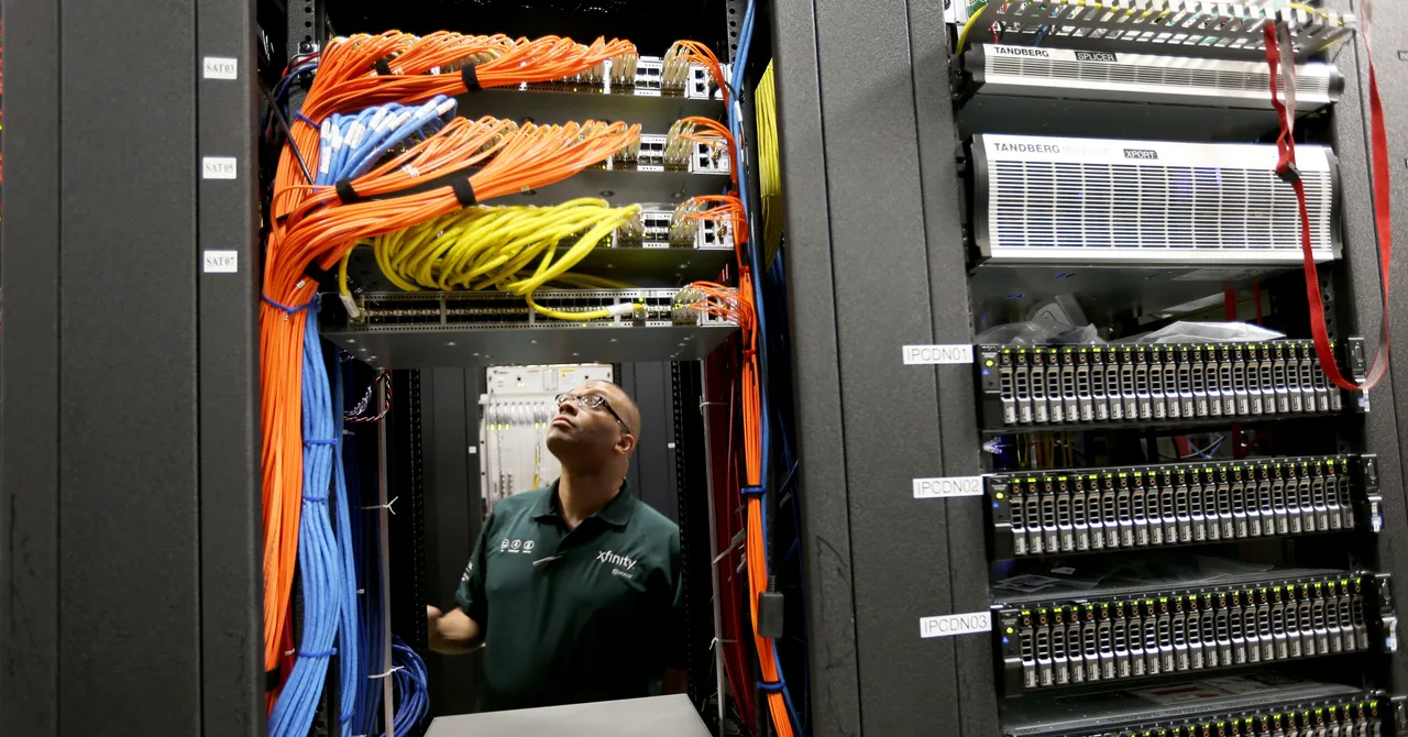 Image for How Level 3's Tiny Error Shut Off the Internet for Parts of the US. [telecom] 