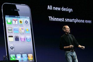 Image for In Apple's iPhone 4 Blunder, Form Trumped Function [telecom]