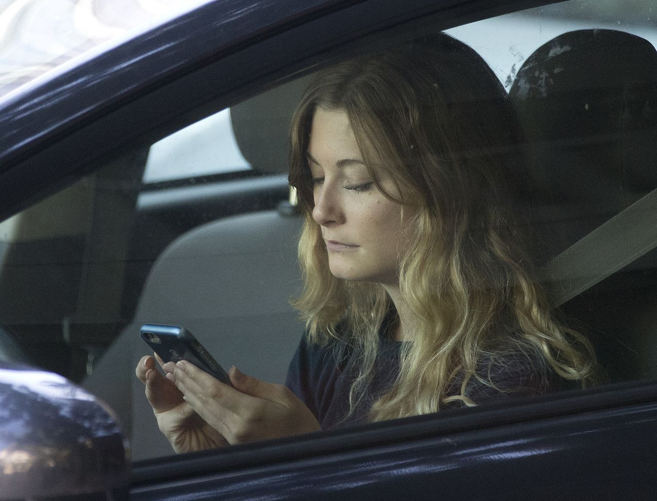 Image for Massachusetts Senate votes to ban handheld cellphone use while driving [telecom] 