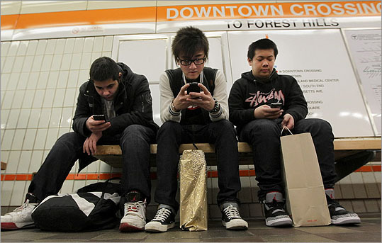 Image for Verizon cell service expands to MBTA tunnels [telecom] 