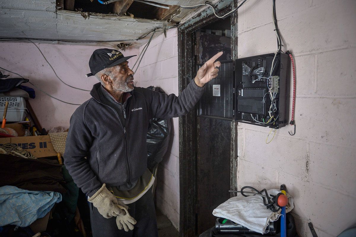 Image for more on Verizon's plan to change copper to FIOS  [telecom] 