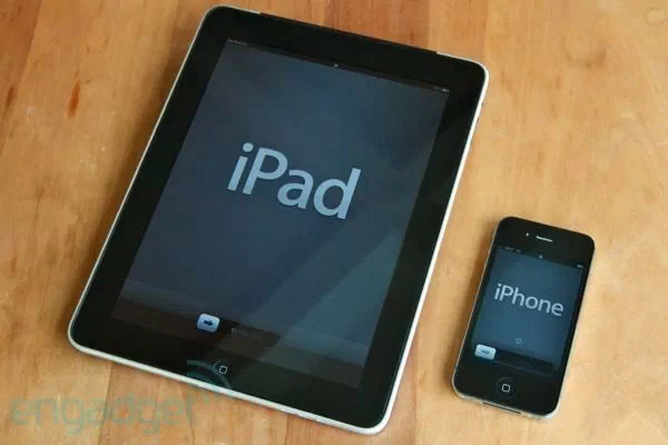 Image for Engadget: iOS 5 review  [telecom]