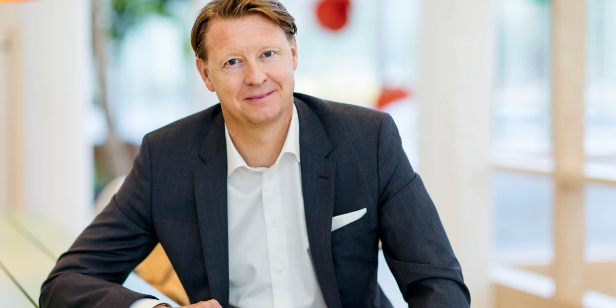 Image for Verizon Surprises Wall Street With Newcomer CEO Pick [telecom] 