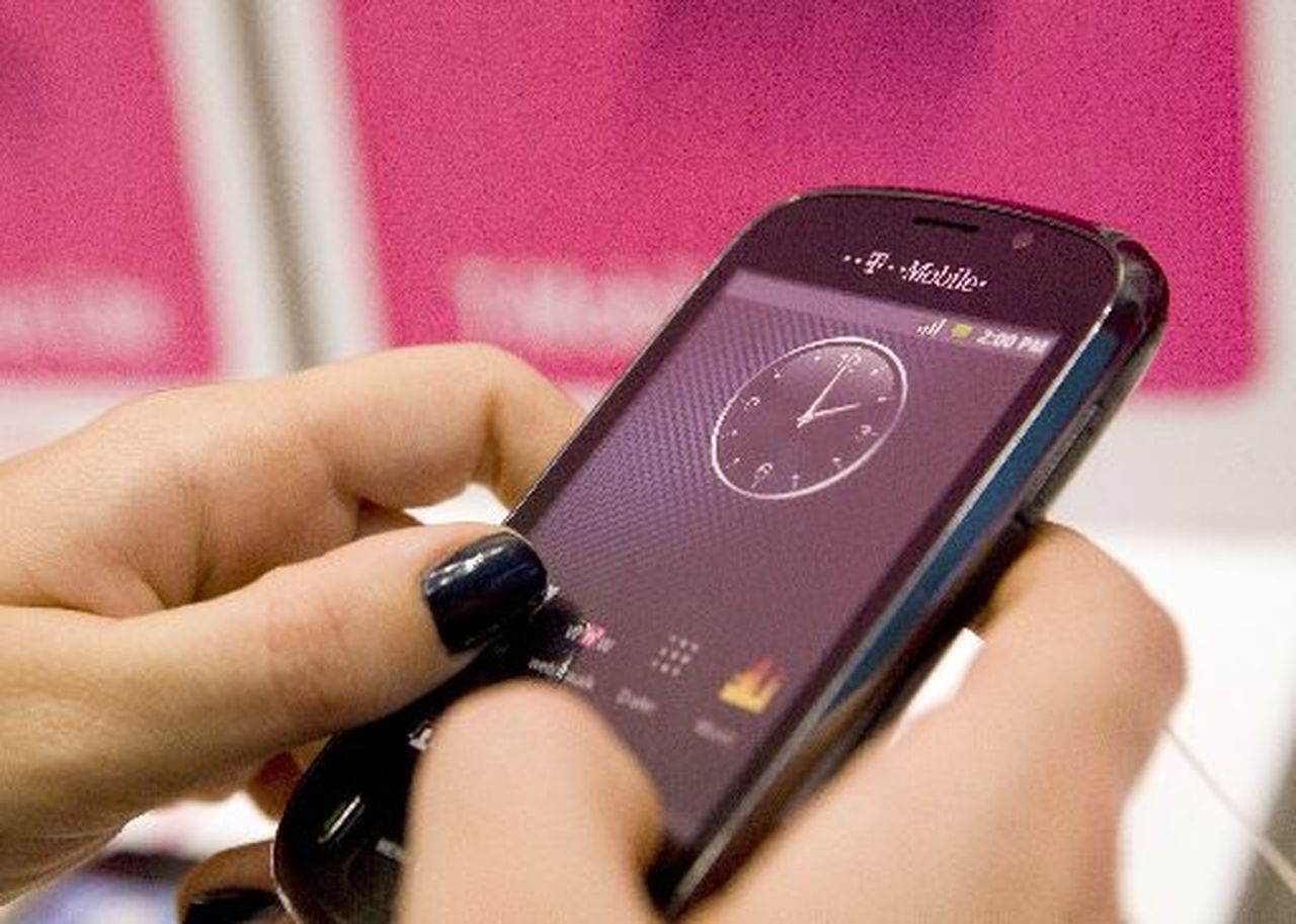 Image for Cell phones used 1 trillion minutes [telecom]