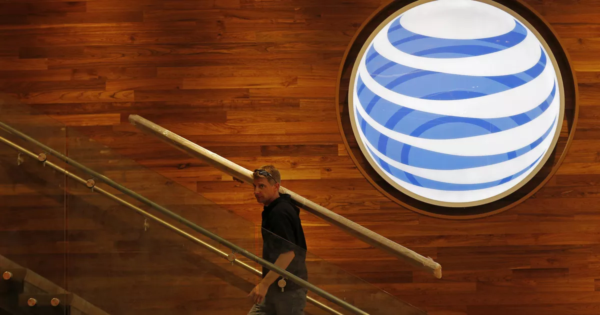 Image for Lobby representing AT&T, Verizon wants FCC to get rid of line-sharing rules [telecom] 