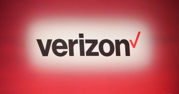 Image for Verizon was Supposed to Start SIM Locking Phones by Now [telecom] 
