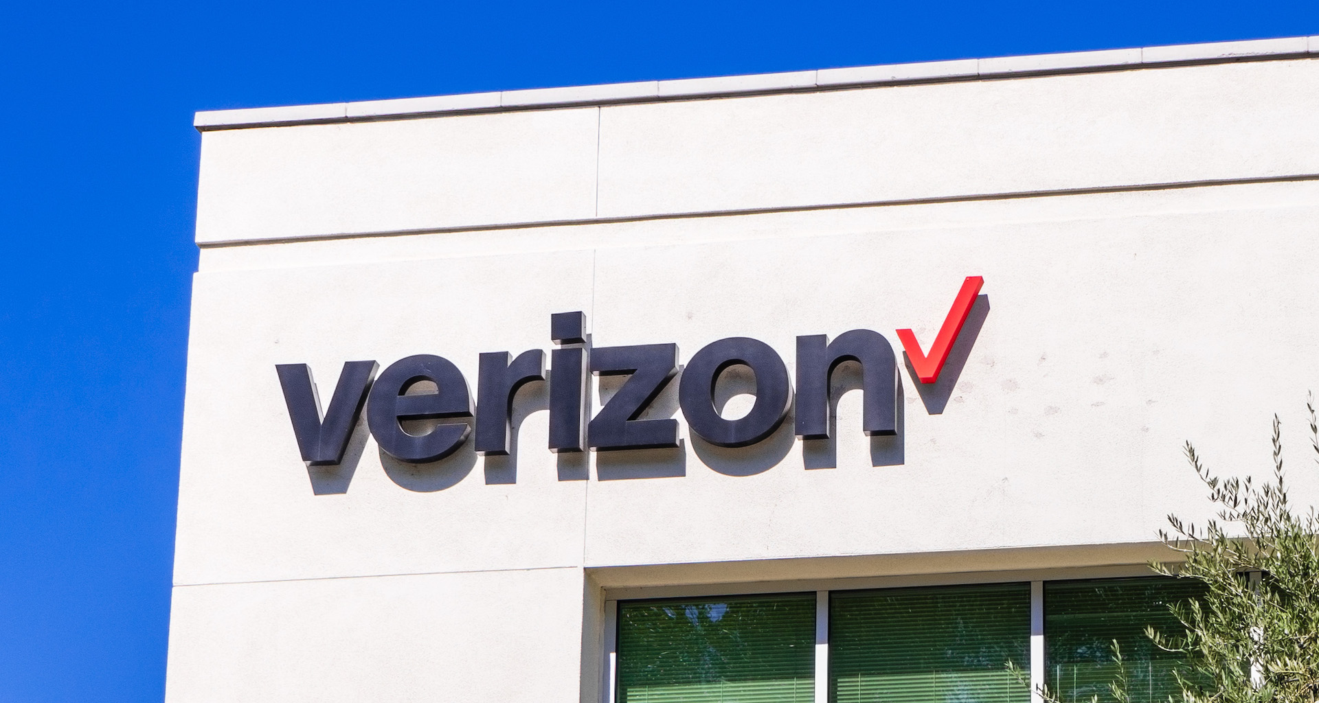 Image for Verizon loses protest of EIS's use of lowest price, technically  acceptable sources [telecom] 