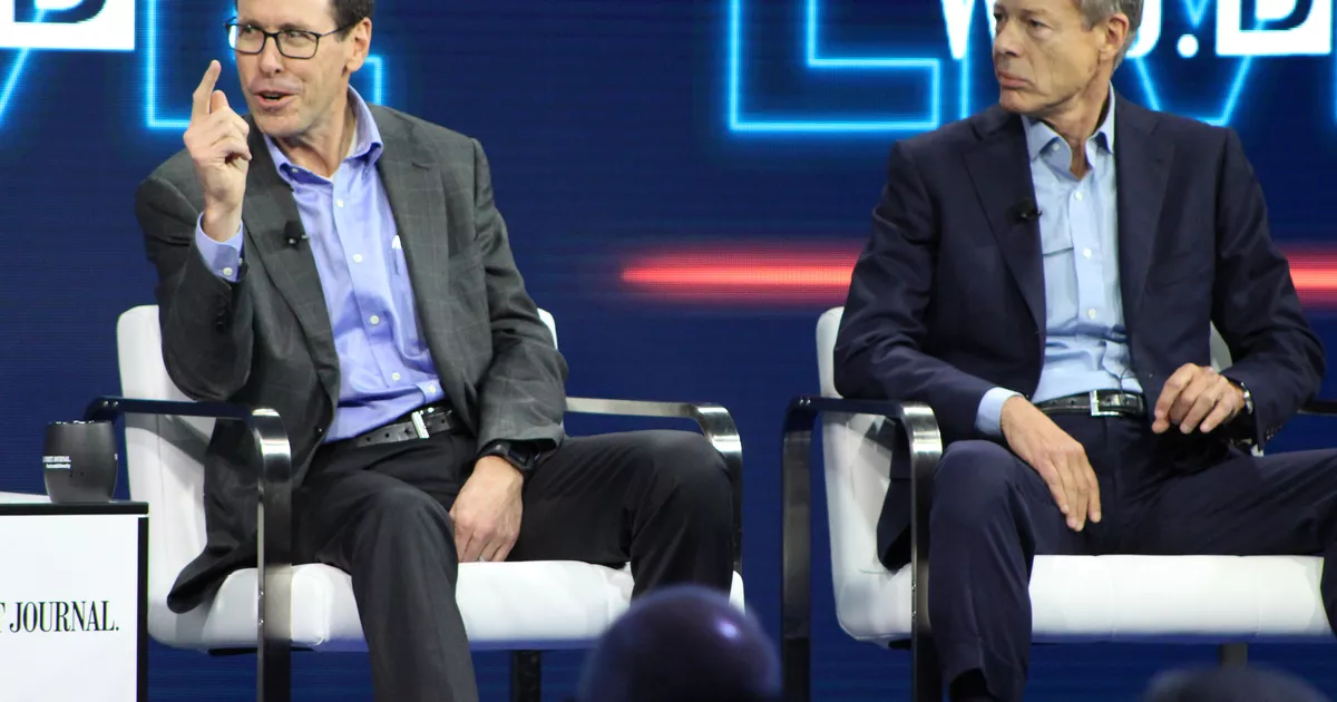 Image for AT&T, Time Warner plan to skirt FCC review of megamerger  [telecom] 