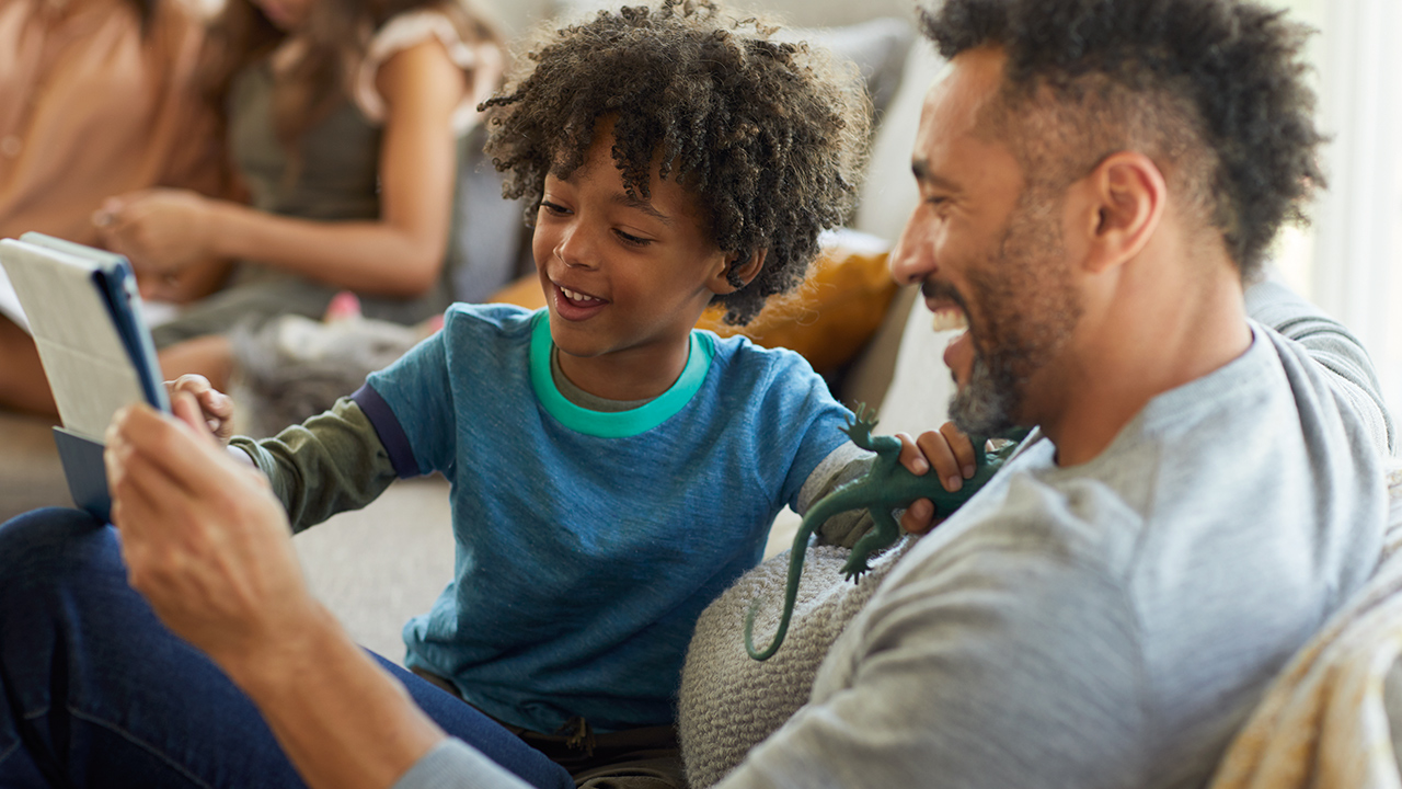 Image for What's the right age to give your child a cell phone? [telecom] 