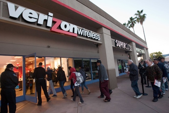 Image for Apple and Verizon pointing fingers at each other about iPhone XS activation failures [telecom] 