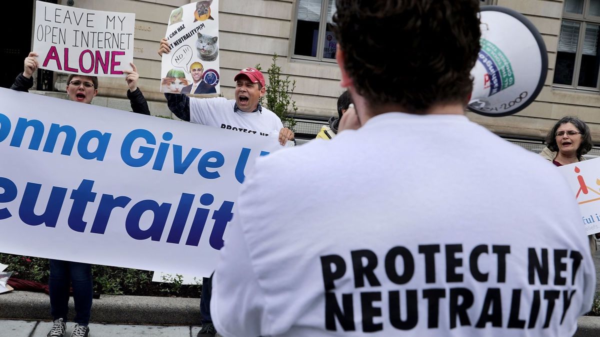 Image for Are net neutrality supporters wasting their time by filing comments at the FCC? [telecom] 