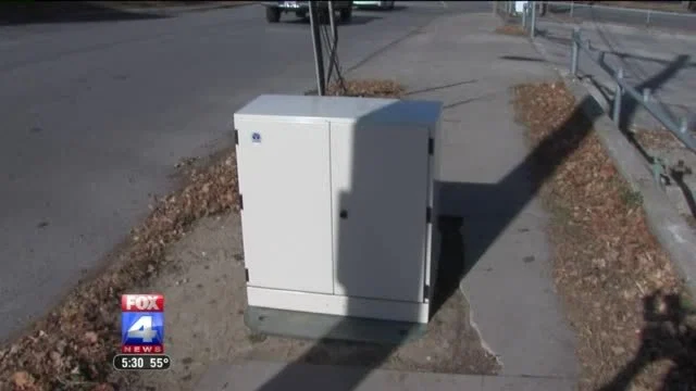 Image for Google Fiber irks Kansas City residents by placing RT cabinet  in middle of sidewalk [telecom] 