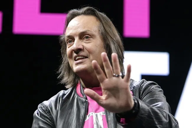 Image for T-Mobile Takes Merger Pitch to Sprint Employees [telecom] 