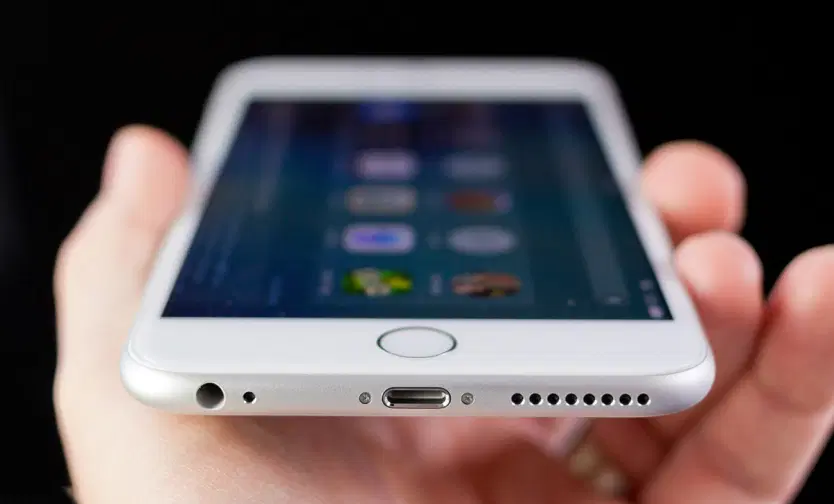 Image for FBI iPhone hack may be bad news for privacy [telecom] 