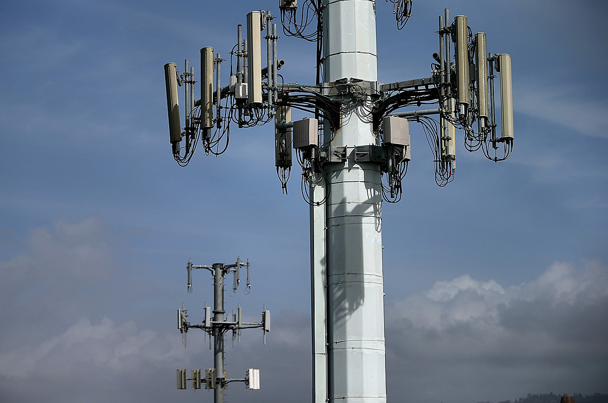 Image for Lakewood Residents, Citing Religion, Oppose Verizon Network Upgrade [telecom] 