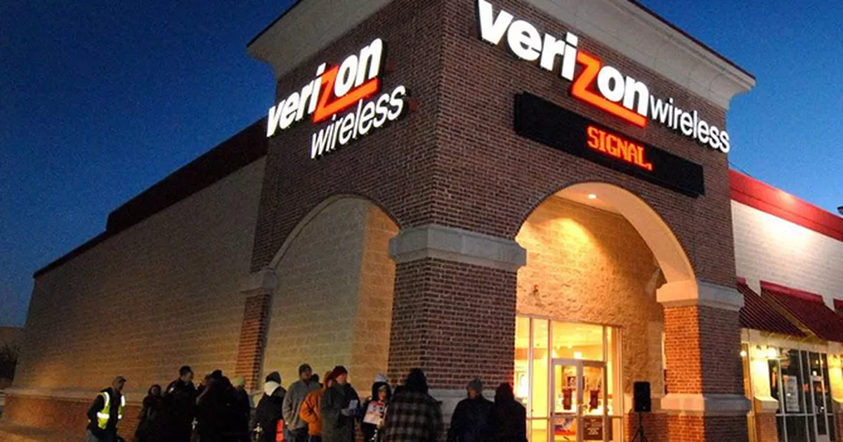 Image for Verizon kills off service contracts, smartphone subsidies 