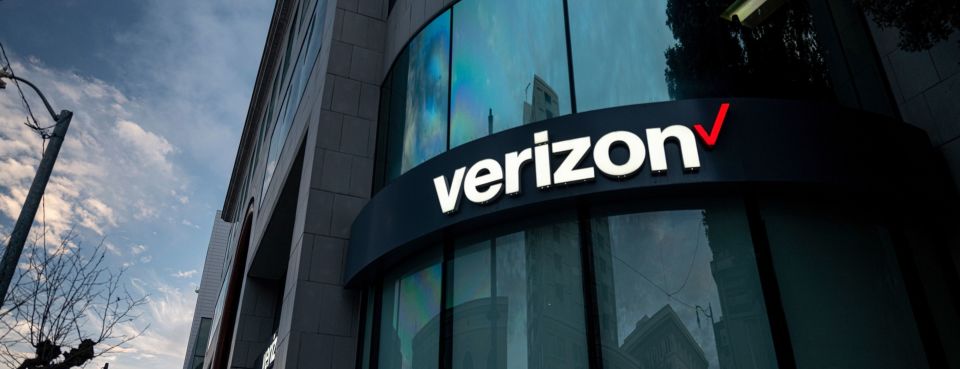 Image for Verizon-TracFone Deal is Early Test of New FCC Wireless Stance [telecom] 