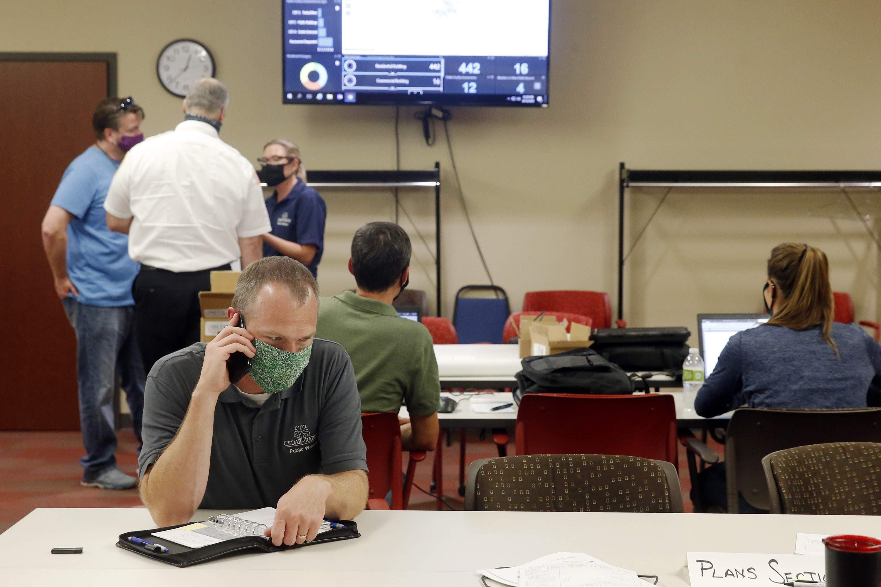 Image for Why is cellphone service so bad after Iowa derecho? [telecom] 