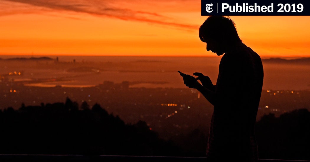 Image for California Blackouts Hit Cellphone Service, Fraying a Lifeline [telecom] 