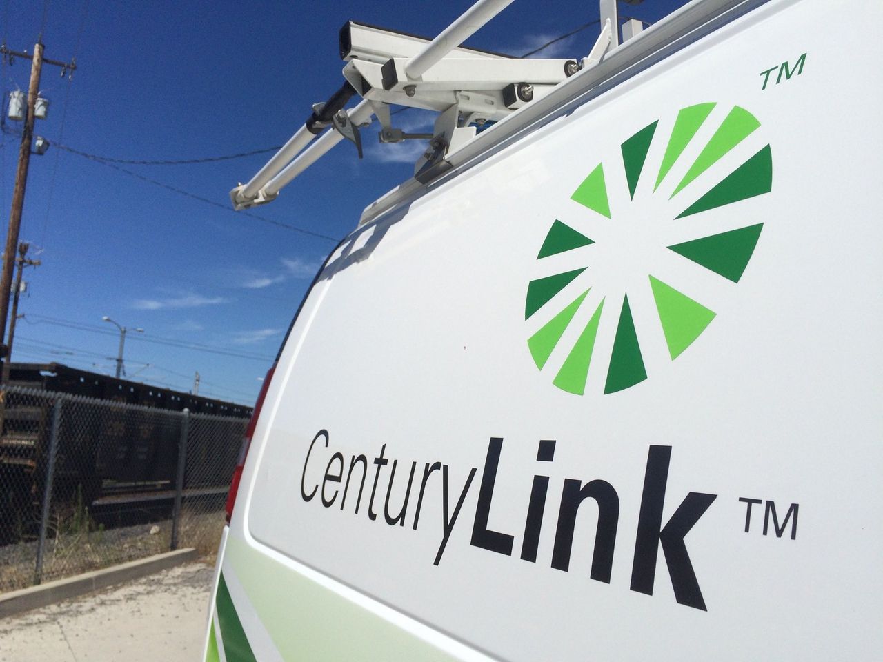 Image for CenturyLink plans thousands of job cuts this fall [telecom] 