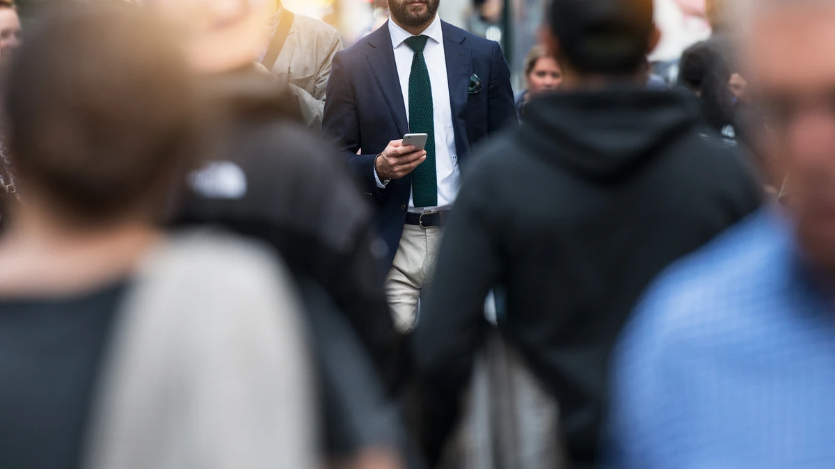 Image for T-Mobile Reveals More Location Data Abuse Following Questions from Senator Wyden [telecom] 