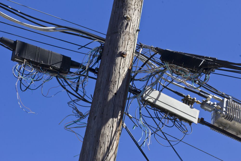 Image for AT&T is losing cellphone customers, fast [telecom] 
