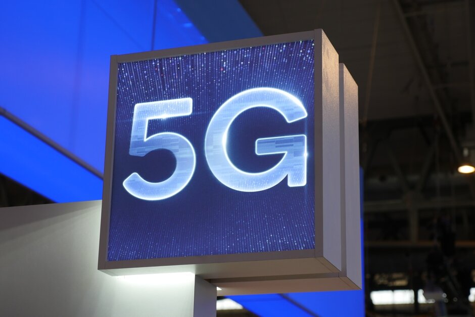 Image for Verizon vs T-Mobile vs AT&T: here's how the three 5G networks compare after the latest breakthroughs [telecom] 