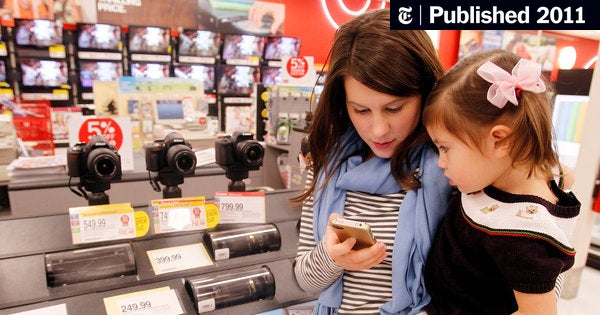 Image for Mobile Deals Set to Lure Shoppers Stuck in Line [telecom]