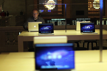 Image for [telecom]  Why the Apple Demographic Is So Important to Orbitz and Retailers 
