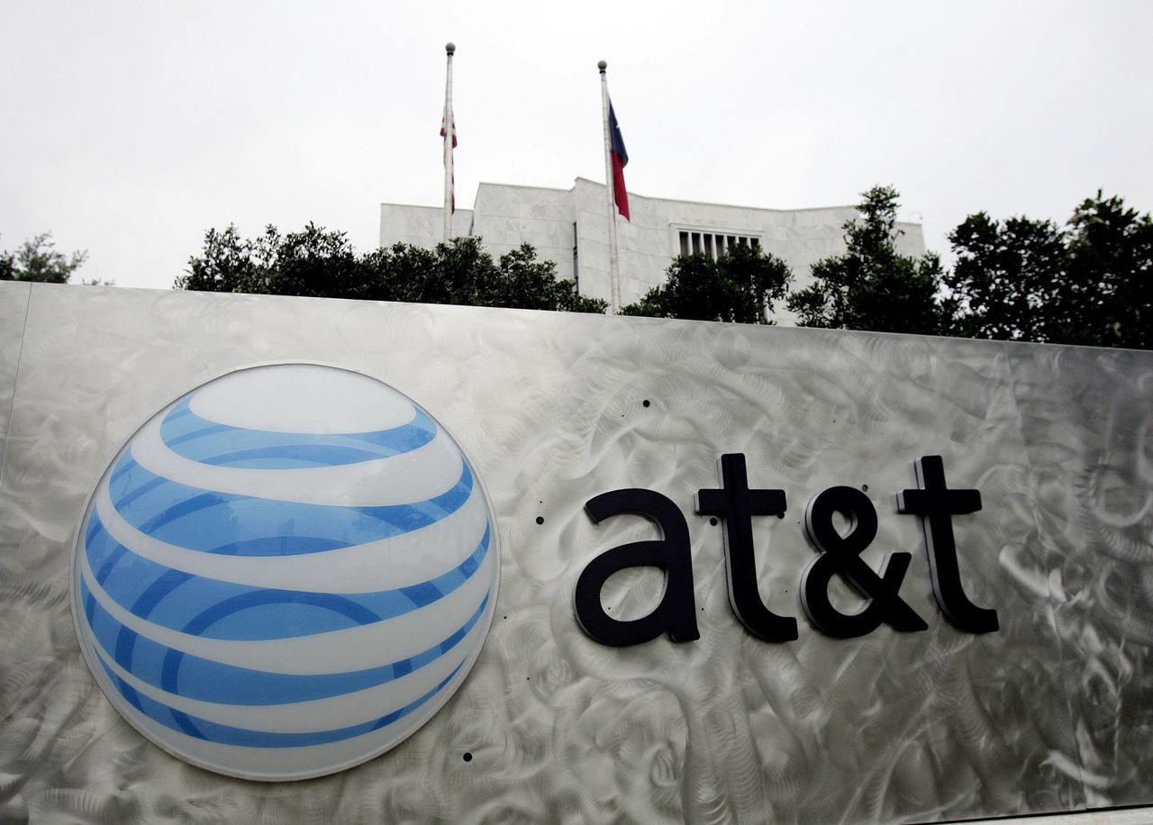 Image for Clevelanders file FCC complaint accusing AT&T of denying high-speed internet access to poor neighborhoods [telecom] 