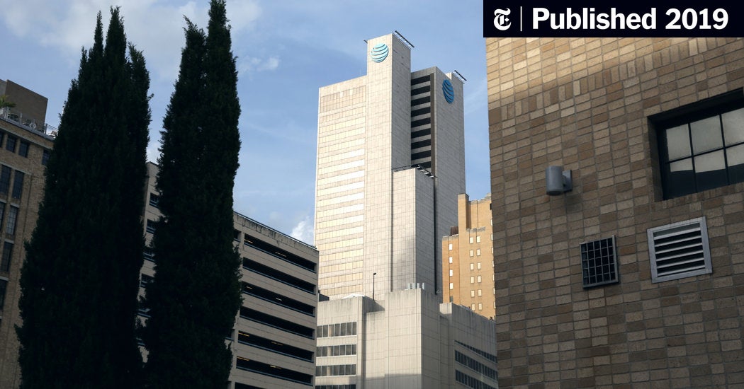 Image for Activist investor pushes major changes in AT&T  [telecom] 