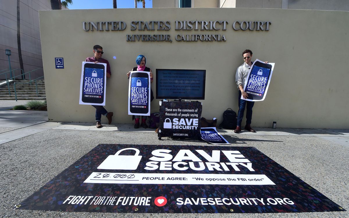 Image for The Real Story Behind The FBI Dropping The Suit With Apple [telecom] 