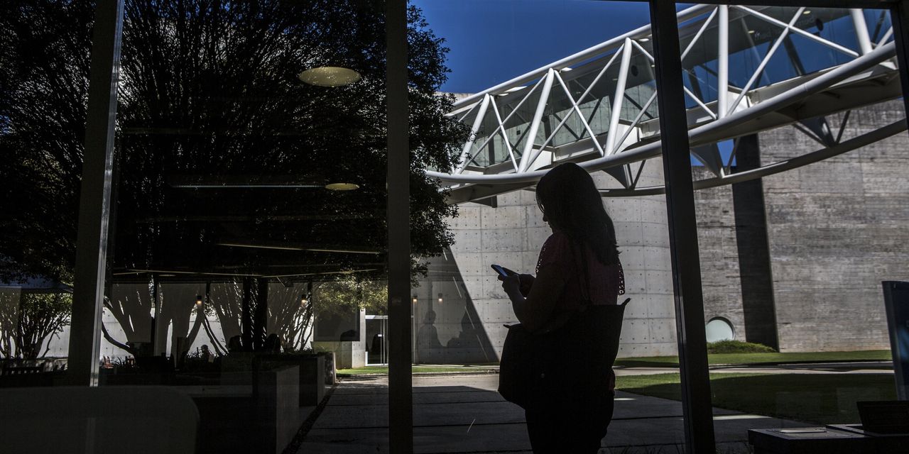 Image for Popular Weather App Collects Too Much User Data, Security Experts Say [telecom] 
