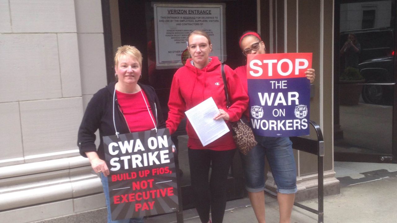 Image for CWA agrees to federal mediator, prepares sellout of Verizon strike [telecom] 