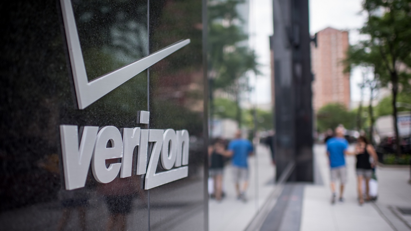Image for Verizon's Irish Yahoo and AOL unit moved IP back to US last   year in $530.42 Billion deal [telecom] 