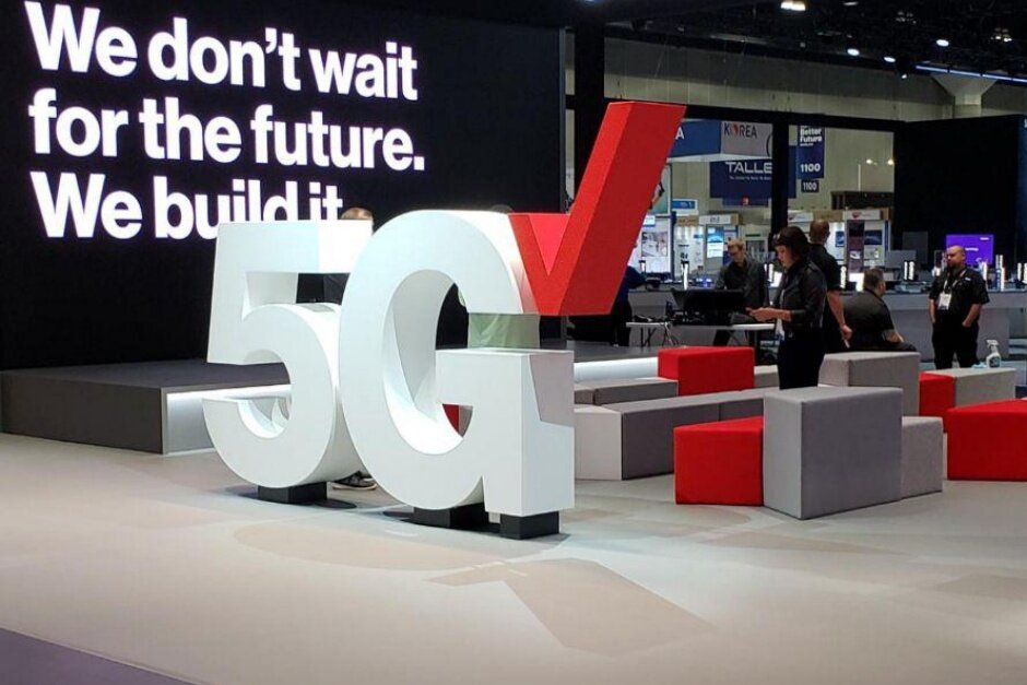 Image for Verizon is going all out in its efforts to close the 5G coverage gap  to T-Mobile [telecom] 