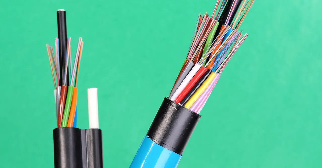 Image for Friday's Massive Comcast Outage Shows How Fragile The Internet Is [telecom] 