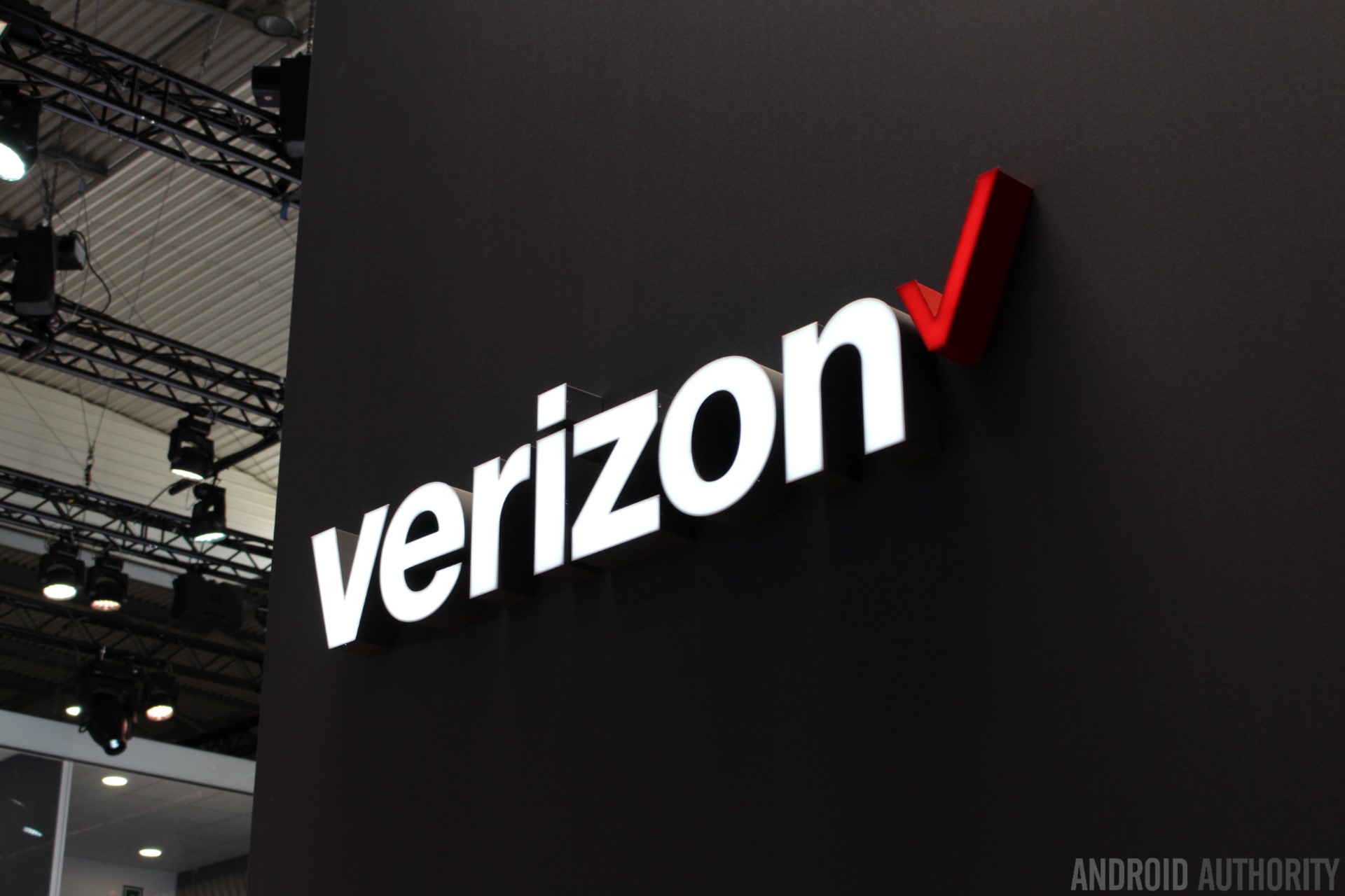 Image for As Net Neutrality nears its end, Verizon shows some customers data caps [telecom] 