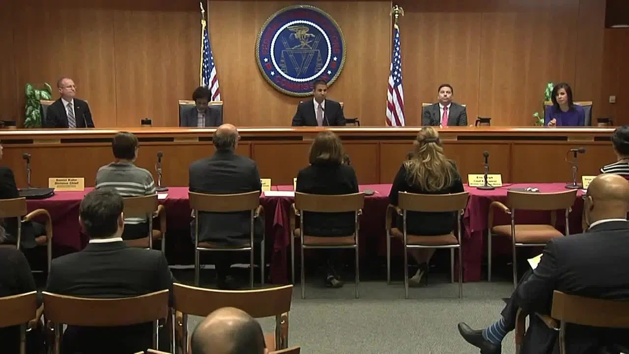 Image for Battle for net neutrality continues with D.C circuit court ruling [telecom] 