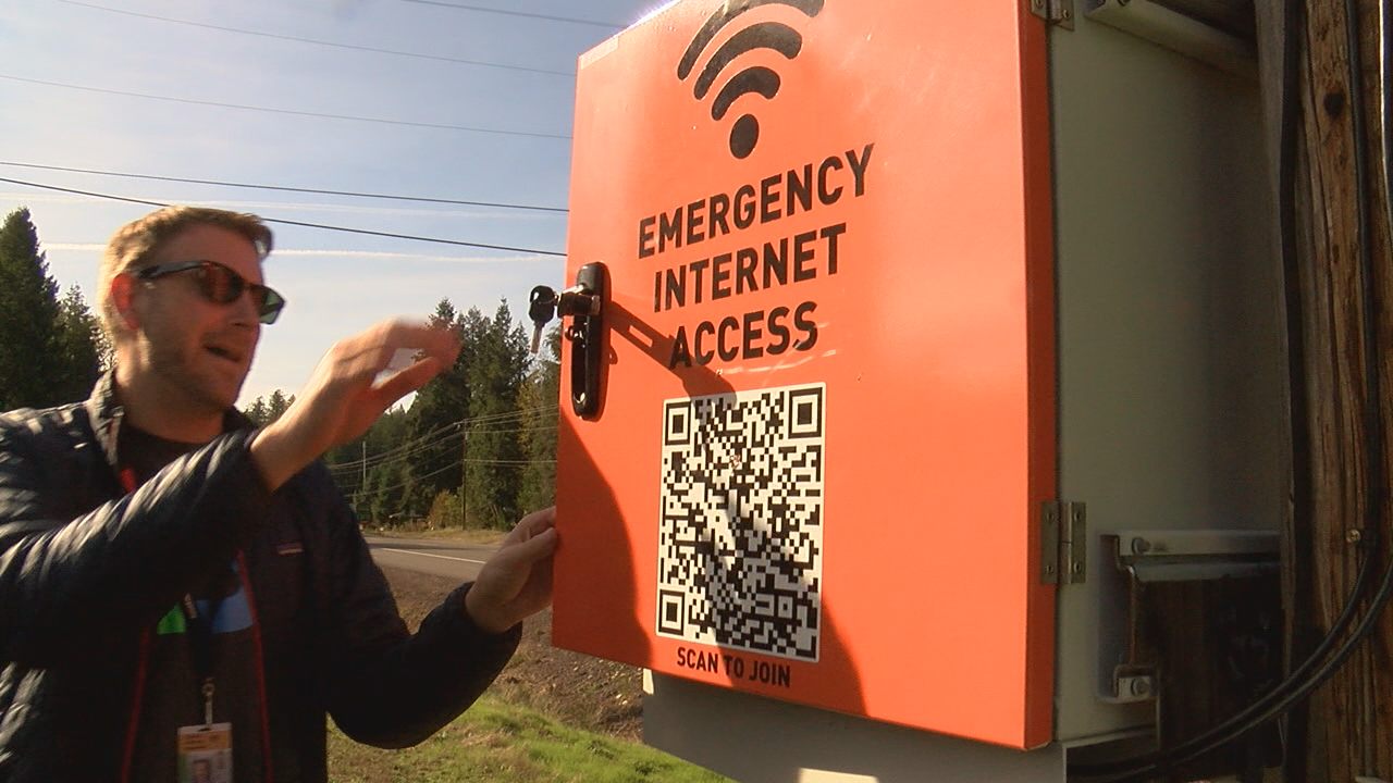 Image for OR: Volunteers Bring Internet To Holiday Farm Fire Area [telecom] 